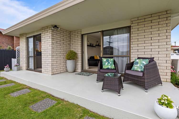 Flat 1/20 Pine Road Orewa_23