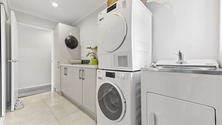 4 Laly Haddon Place Matakana_18