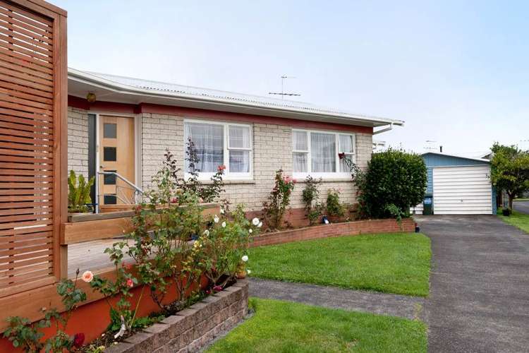 35 Landscape Road Pukekohe_1