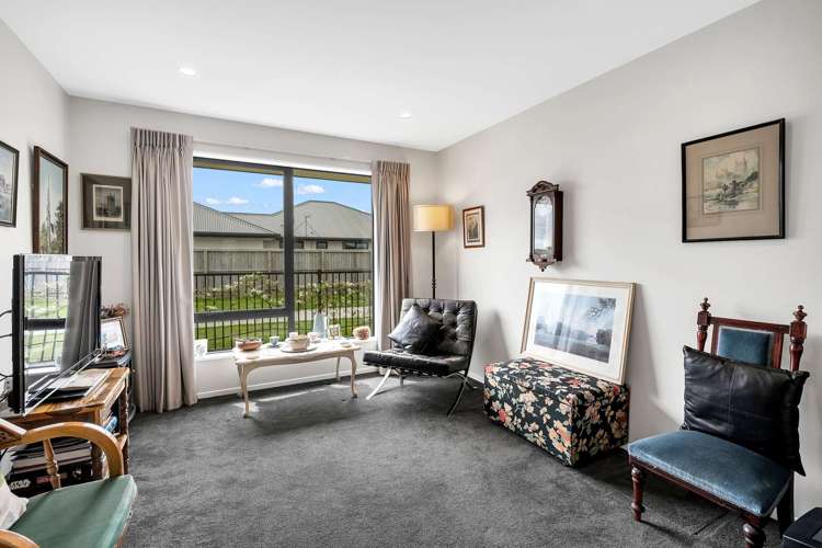 24 Shrimpton Ave Woodend_2