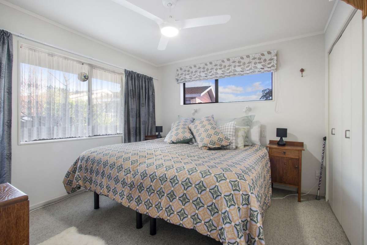 2/33 Kea Street_3
