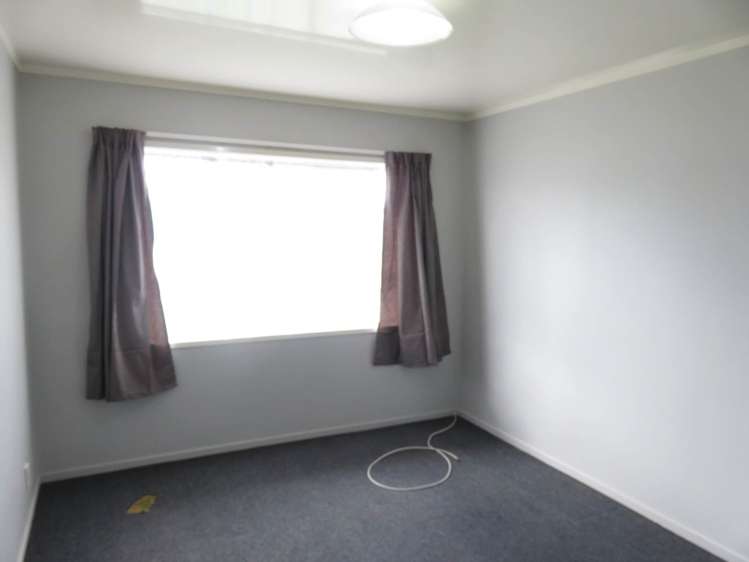 39b Sikkim Crescent Clover Park_3