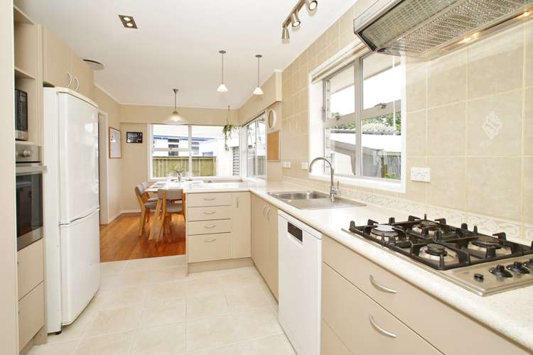 30 Rhonda Avenue Deanwell_1