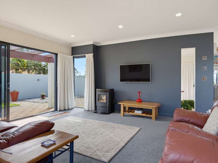 15 Edward Payton Grove Pukehangi_13