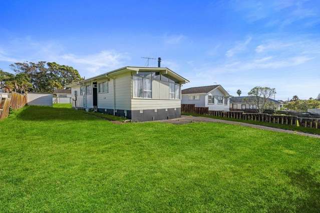This charming 3-bedroom house in Glendene