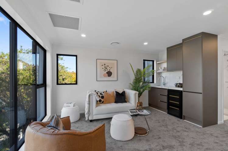 88A Norman Lesser Drive St Johns_15