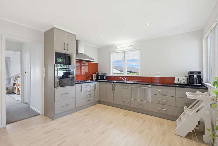 352 Main Sh25 Road Tairua_21