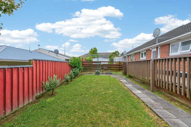 1 Isabel Grove Wainuiomata_11