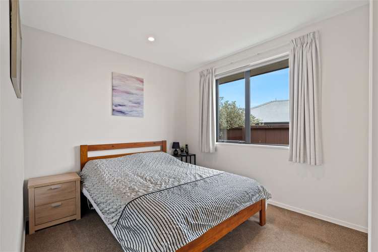 76 Rowan Avenue Aranui_16