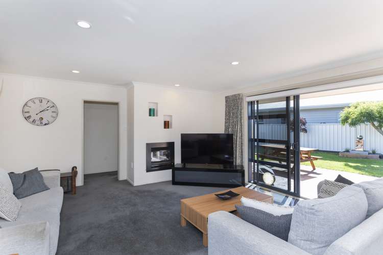 4 Margaret Place Lytton West_5