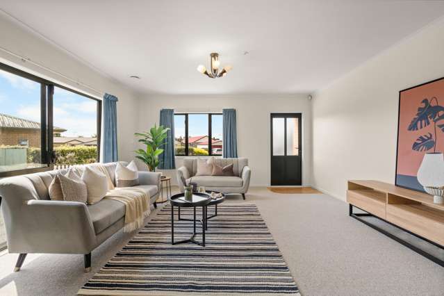 9 Harvard Court Melville_1