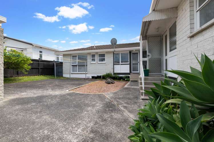 3/124 Onewa Road Northcote_10