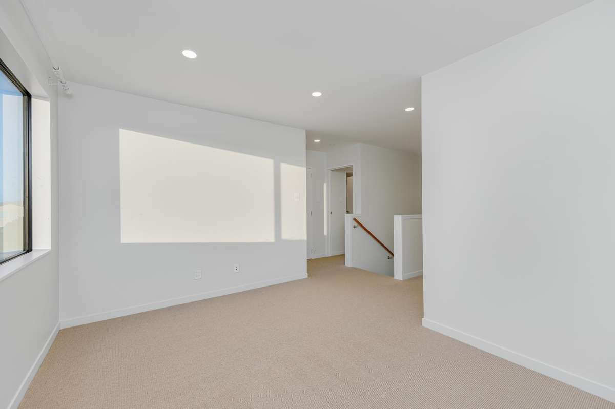 6 Alexander French Close_5