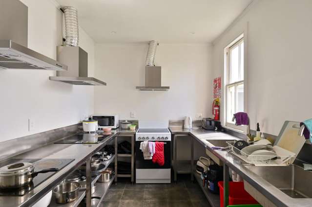 409 King Street South Hastings City_3