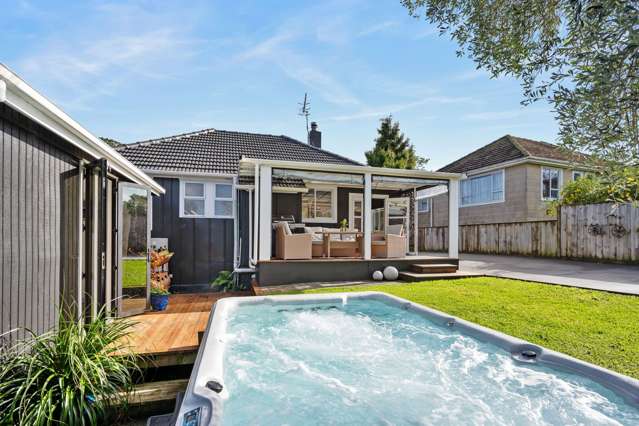 First home buyer gold with sleepout and spa!