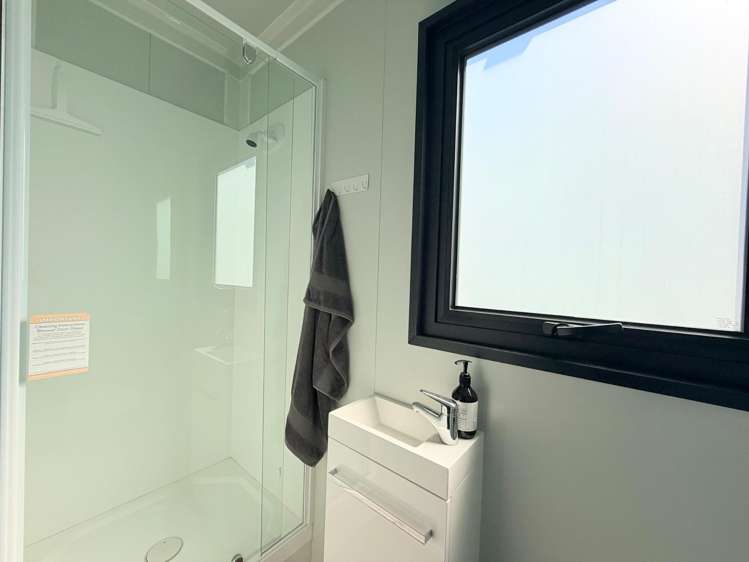  114 Muritai Road Eastbourne_17