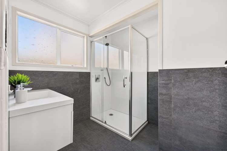 2/35A Woodglen Road Glen Eden_15