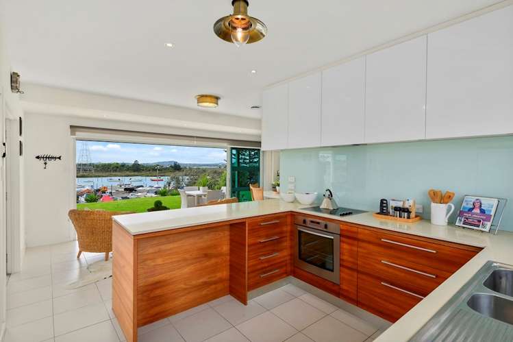 52 Covil Avenue Te Atatu South_10