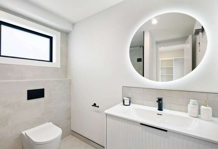 7/2 Valonia Street New Windsor_13