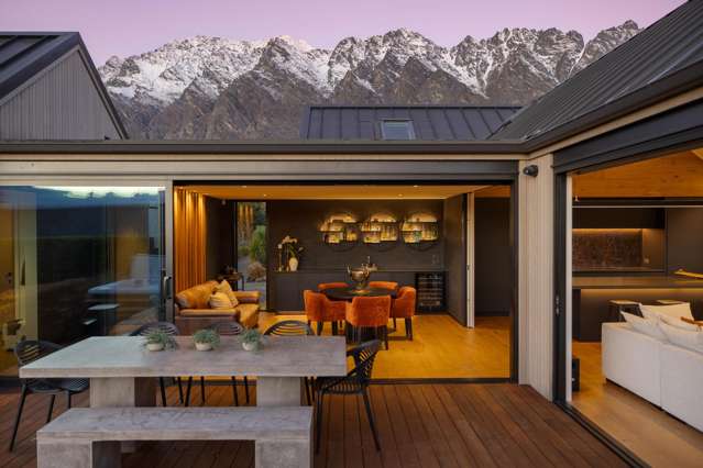 Jacks Point architectural retreat