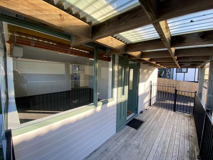 37 Pohutukawa Avenue Red Beach_9