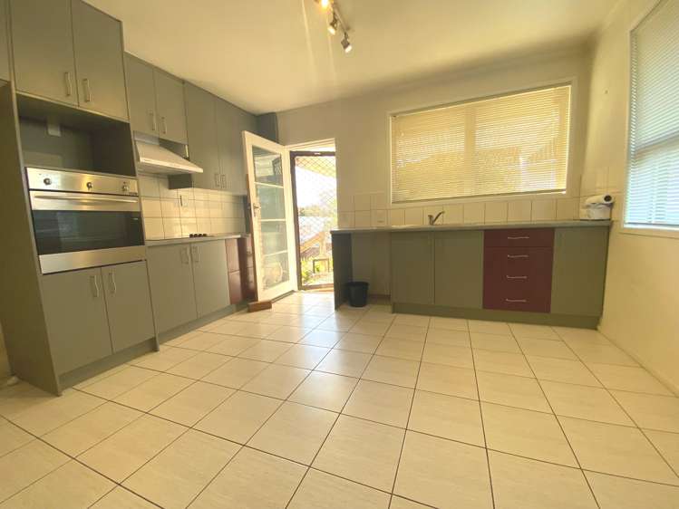 1/28 Royal View Road Te Atatu South_4