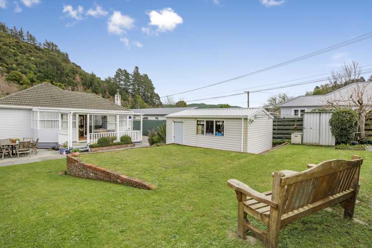 111 Hine Road Wainuiomata_3