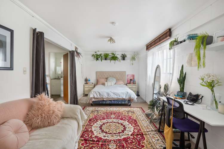 8 Bodi Place Te Atatu South_11