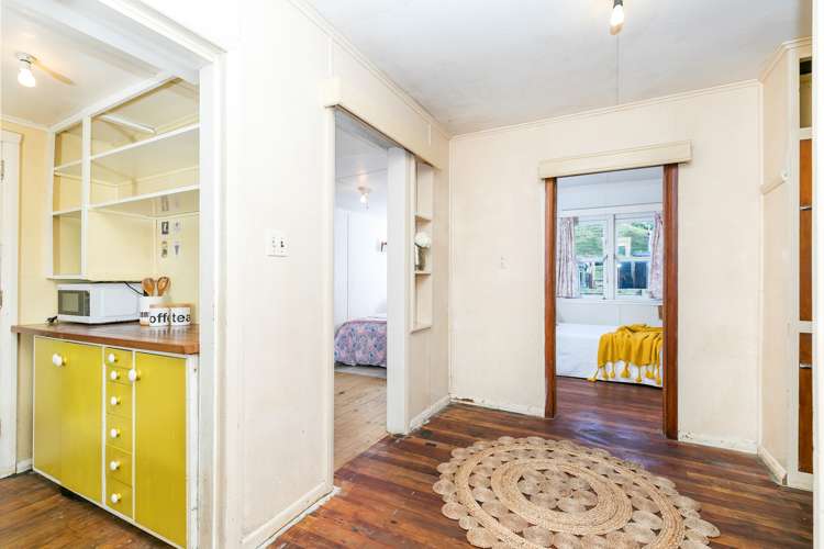 1215 Pouewe Street Kawhia_9