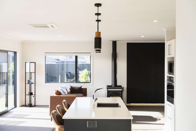 27 Cemetery Road East Taieri_8