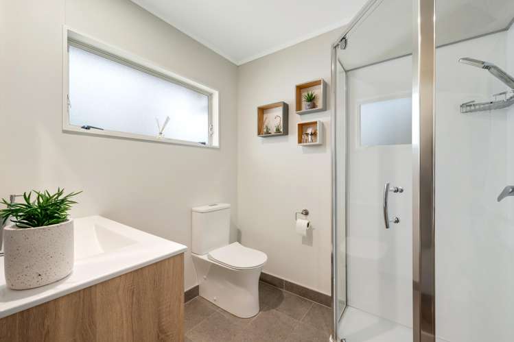 61 Gosford Drive Botany Downs_11