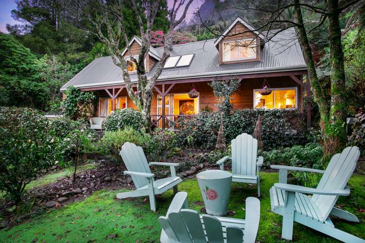 13 Bush Road Waiatarua_18