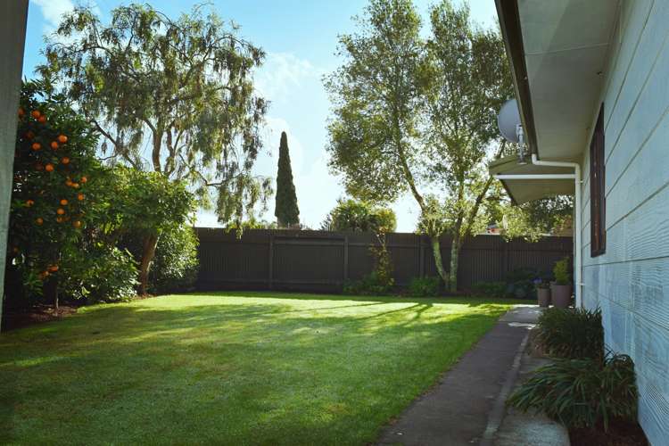 811b Cook Place Raureka_14