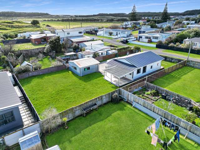 2 Huia Street Foxton Beach_2