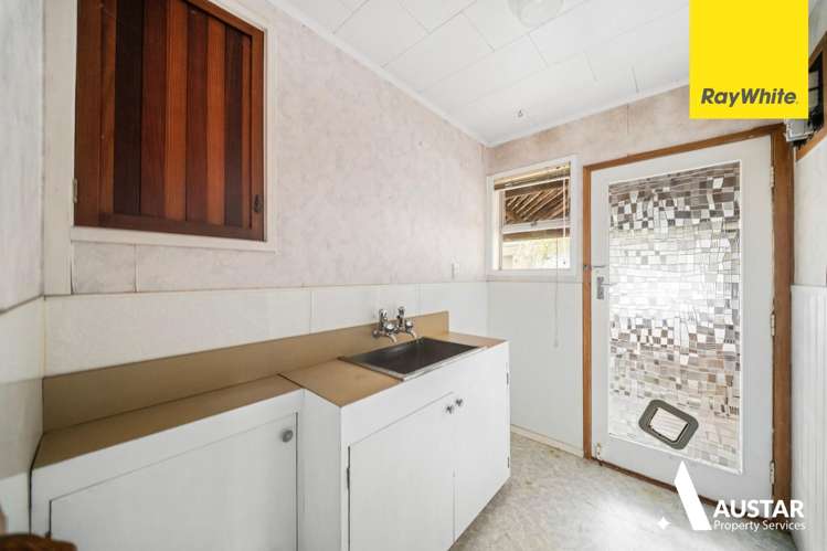 77 Riverpark Crescent Henderson_9