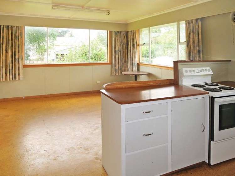 26 Waikawa Road Owaka_1