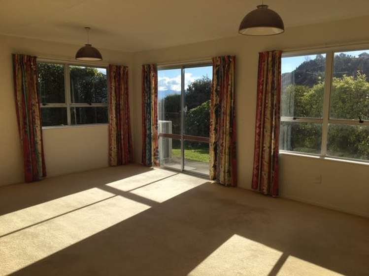 2/43c The Ridgeway Enner Glynn_13