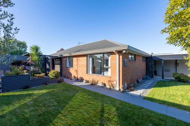 Stylish Easy Care Home