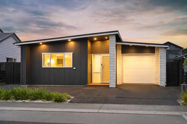 57 Trewern Avenue Chartwell_1