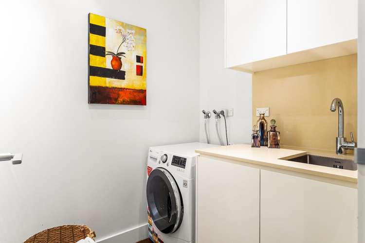 Flat 1202/85 Beach Road City Centre_22