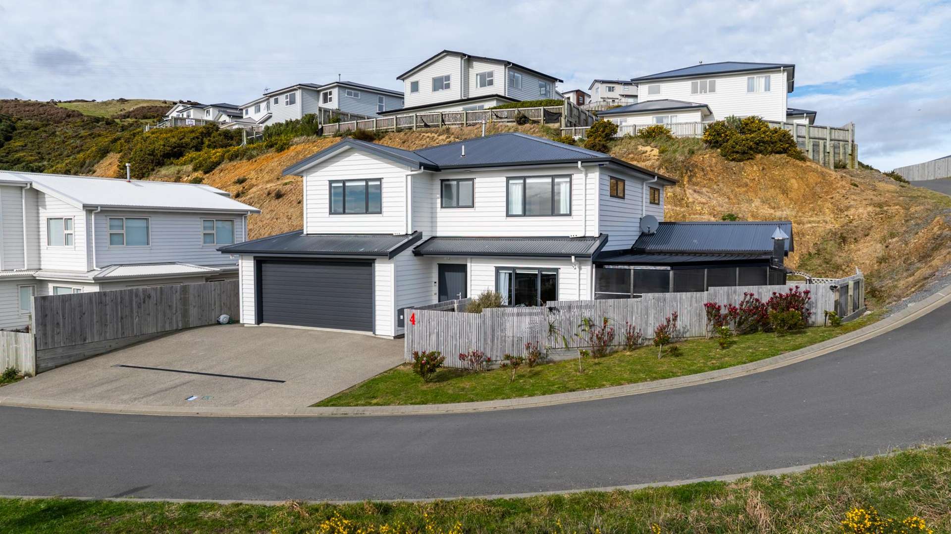 4 Antigua Way Grenada Village_0