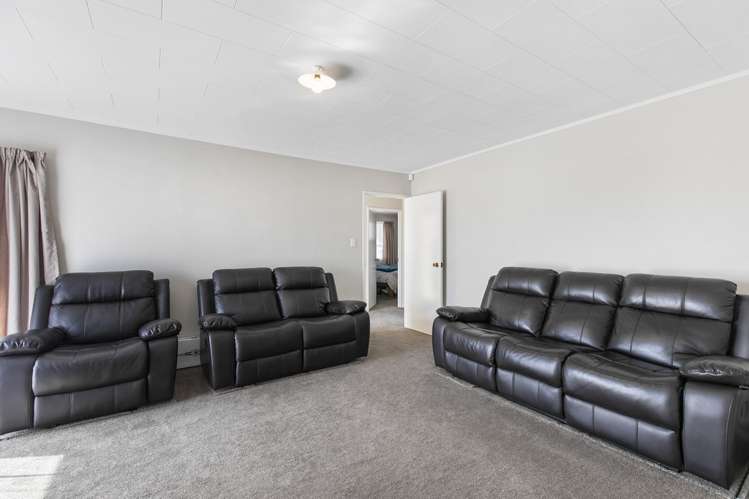 7 Almay Place Clover Park_3