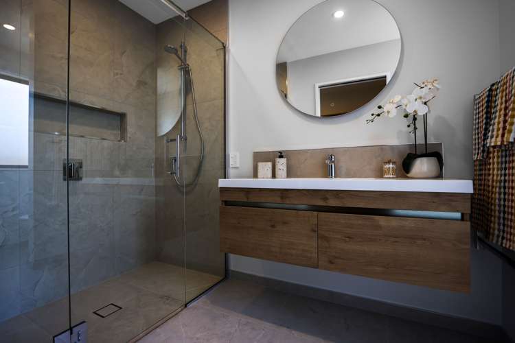 10 Strowan Avenue Elgin_18