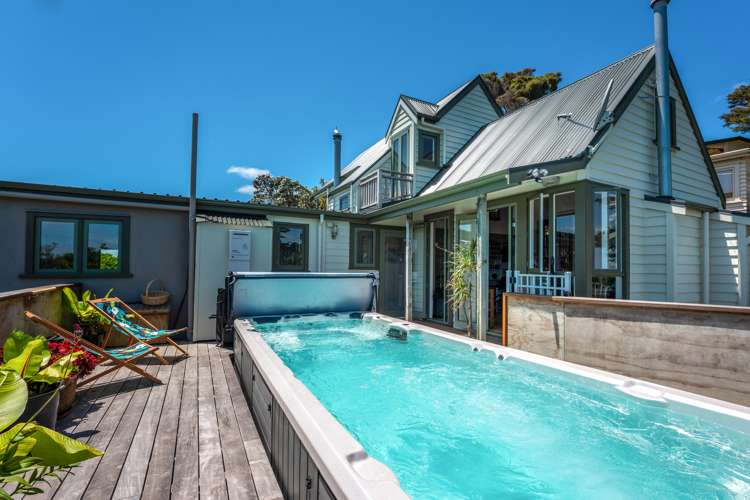 78 Queens Drive Oneroa_25