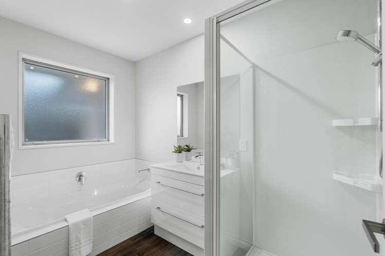 7 Petunia Drive Wigram_13
