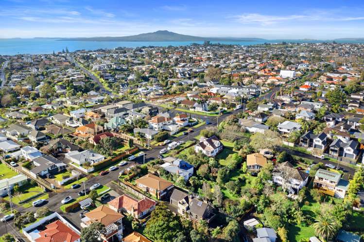 2/11 Francis Street Hauraki_45