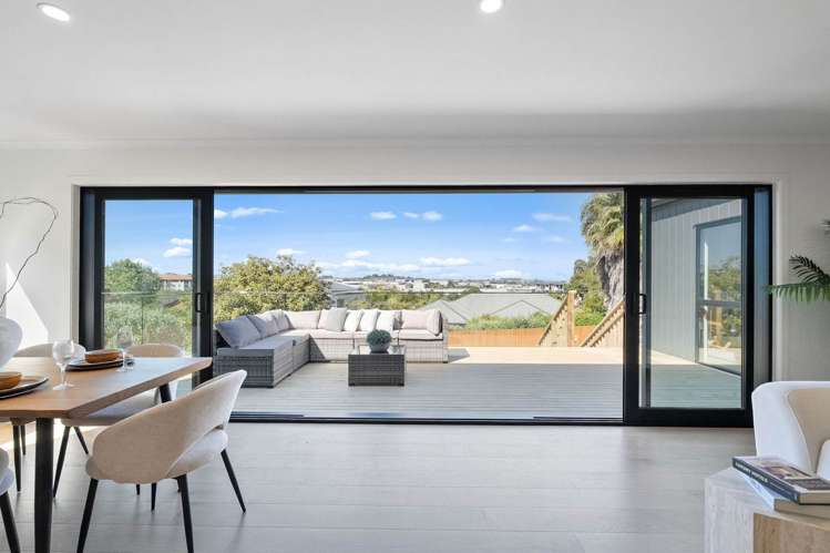 20 Baulcomb Parade Windsor Park_16