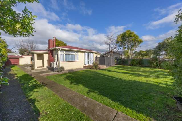 Appealing home - can subdivide