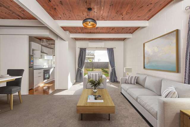 AWARD WINNING THORNDON TOWNHOUSE