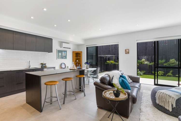 302 Jack Lachlan Drive Beachlands_3